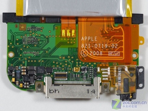 苹果新iPod Touch遭拆解 内部构造曝光 苹果新iPod Touch遭拆解 内部构造曝光