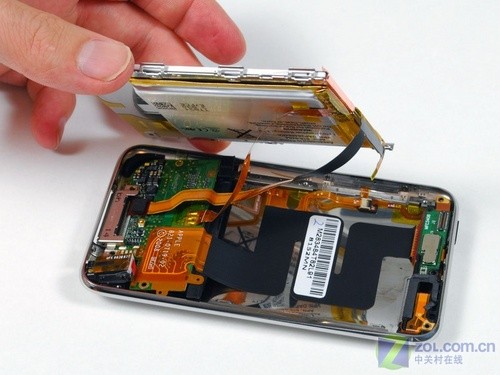 苹果新iPod Touch遭拆解 内部构造曝光 苹果新iPod Touch遭拆解 内部构造曝光