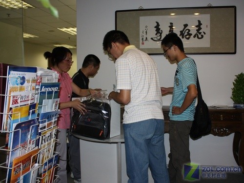 线下支付首日爆满 联想学生机仍可订购 线下支付首日爆满 联想学生机仍可订购