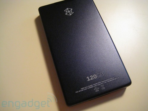 微软8GB和120GB新款Zune播放器拆包(图) 微软8GB和120GB新款Zune播放器拆包(图)