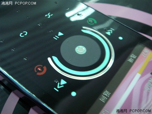 个性音乐激情八月 MOTO E8仅售1750元