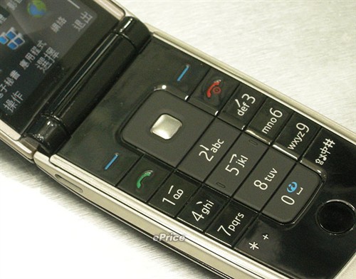 镜面黑珍珠 诺基亚6600F翻盖手机评测