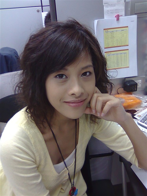 镜面黑珍珠 诺基亚6600F翻盖手机评测