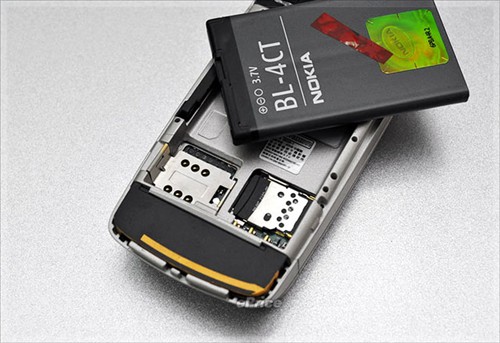 镜面黑珍珠 诺基亚6600F翻盖手机评测