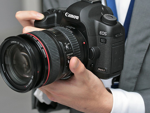 降幅高达660元 佳能5D MarkII上市后首降 降幅高达660元 佳能5D MarkII上市后首降