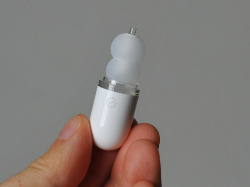 电枢的价格破坏!? 由于听苹果纯正蚊子null的-遥控附着虽然是9,400日元但是2~3万日元模型匹敌