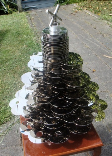 Xmas tree made entirely of SCSI drives, has lower CPU load than IDE alternatives