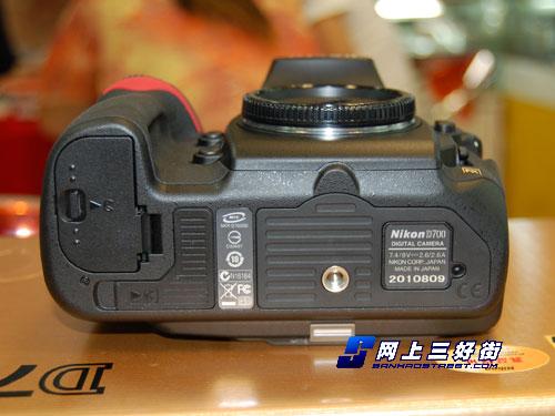 全画幅之争尼康D700对比佳能5DMark2