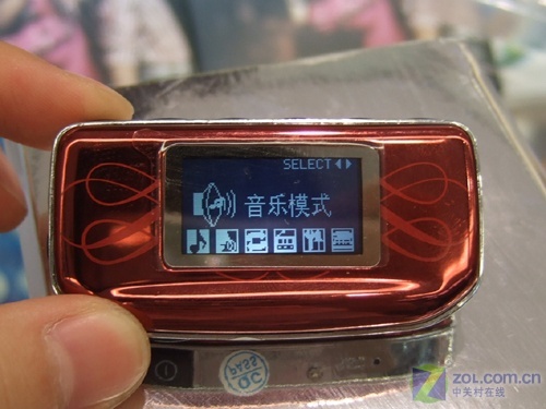 2GB仅售199元 个性“口琴”MP3到货热卖 