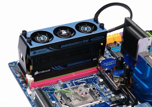 有钱网友抢先体验I7至尊965处理器 