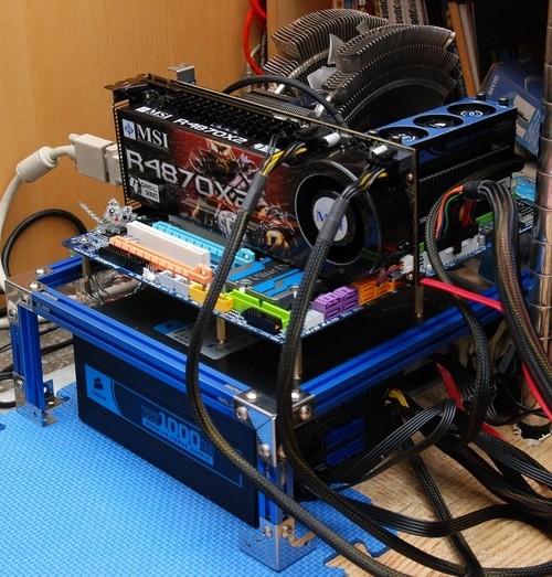 有钱网友抢先体验I7至尊965处理器 