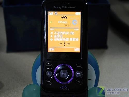 紫色外观索爱滑盖音乐精灵W395评测(4)