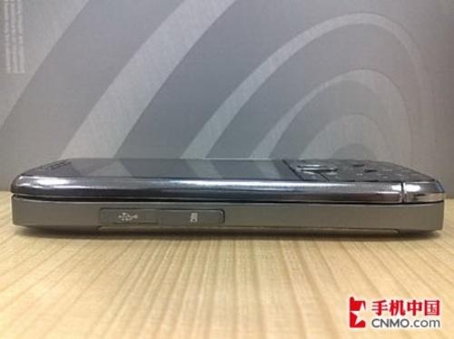 侧滑双键盘诺基亚商务机E75即将发布(2)