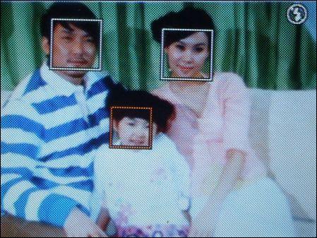 索尼W130评测_人脸检测 我爱我家近期各价位超值家用相机选购(2)