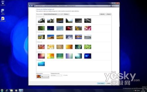 图为：Windows 7 Build 7032提供了更多的桌面背景