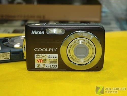 800万像素超值卡片 尼康S210送卡仅1190元 800万像素超值卡片 尼康S210送卡仅1190元