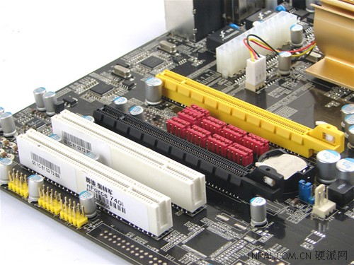 不一定要选P45!首款740I SLI主板亮相
