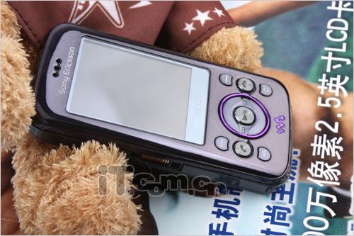主攻低端市场索爱滑盖音乐机W395评测(8)