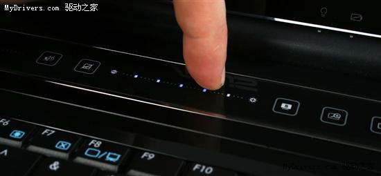 双HD 4870旗舰本 华硕W90实物多图