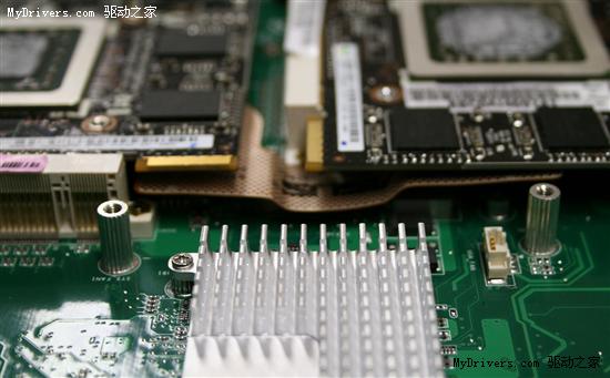 双HD 4870旗舰本 华硕W90实物多图