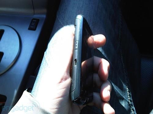 黑莓全触屏新旗舰Storm2真机多图赏