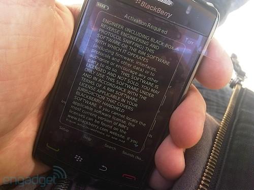 黑莓全触屏新旗舰Storm2真机多图赏