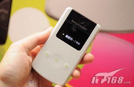 W995领衔索尼爱立信五大明星下周上市(2)