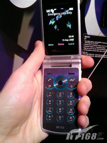 W995领衔索尼爱立信五大明星下周上市(2)