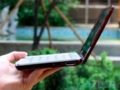 全球最轻的笔记本 索尼VAIO P美女评测 