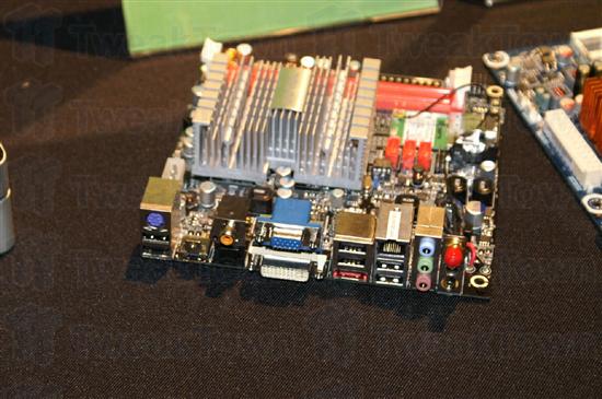 离子平台上网本、迷你机集体亮相Computex