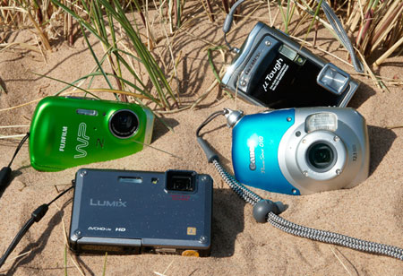 沙滩海浪四款防水便携数码相机横向评测
