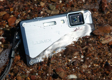 沙滩海浪四款防水便携数码相机横向评测(4)