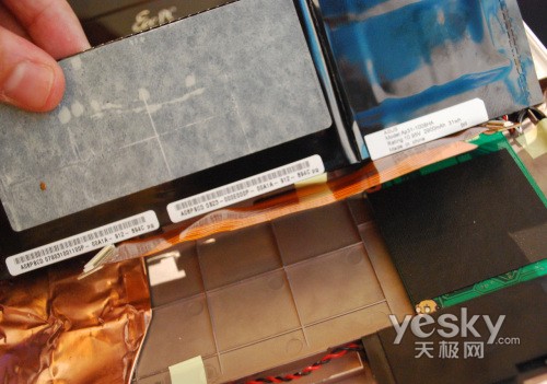 揭开贝壳机轻薄之谜 EeePC1008全国首测