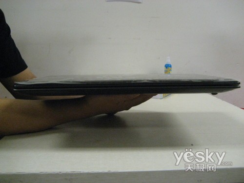 轻薄产品再添新军 华硕UX50抵京8200元开卖