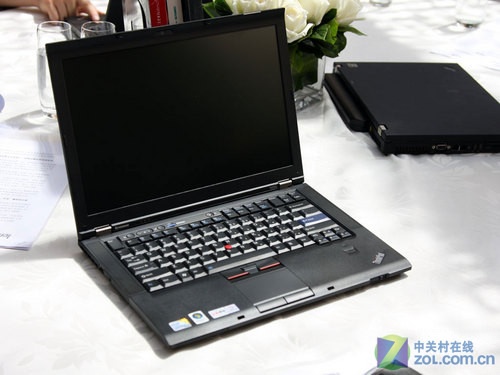 整机重量仅1.77KG ThinkPad T400s促销 