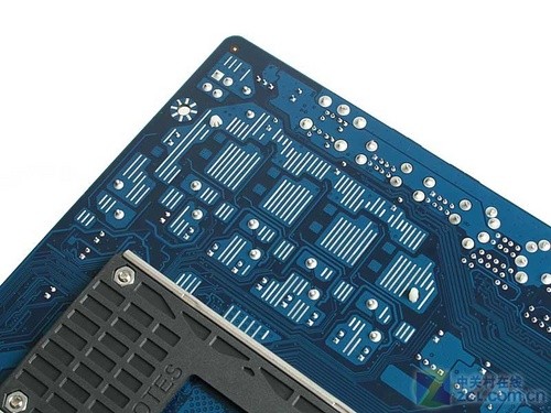 映泰TA790X主板 