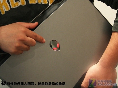 i7 920XM驾到！戴尔Alienware M15x评测 