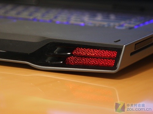 i7 920XM驾到！戴尔Alienware M15x评测 