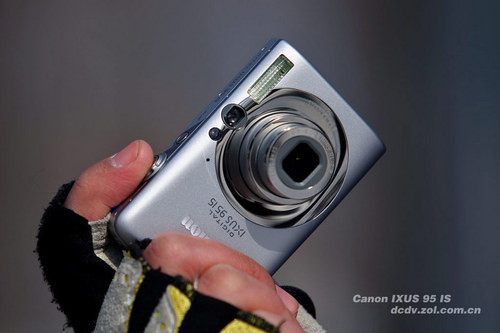 谁在危机中绽放 点评2009最热门数码相机 