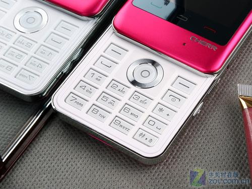 IM软件6合1 "聊客"齐乐CHERR3690评测 