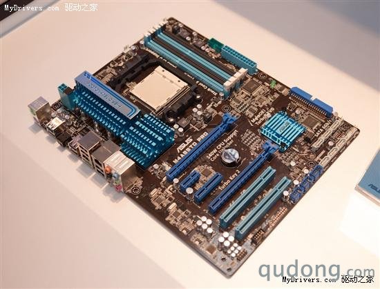 华硕展示两款AMD 890FX玩家国度发烧主板