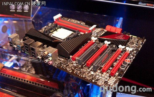 六核绝配!华硕玩家国度890FX主板解析