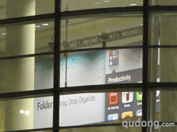 科技时代_WWDC大会广告牌主打iPhone OS 4功能