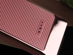 冰淇淋领衔 八款翻盖手机伴您度过酷夏 