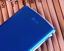 冰淇淋领衔 八款翻盖手机伴您度过酷夏 