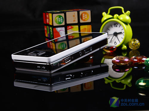 首款WM智能 W+G双模双待夏普SH81iUC图赏 