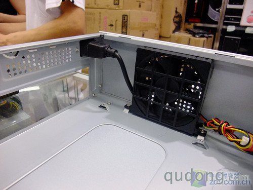 MATX更小巧 星宇泉白色机电套卖360元