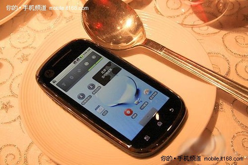 摩托罗拉XT800