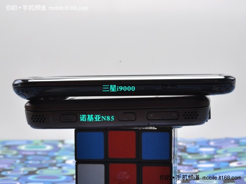 超薄但无新意的外观