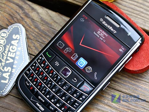 为OS6而生的3G双模 黑莓9650真机图赏 